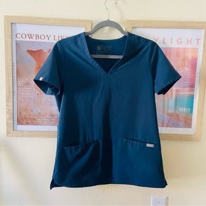 Wear Figs Dark Harbor Casma Three pocket scrub top